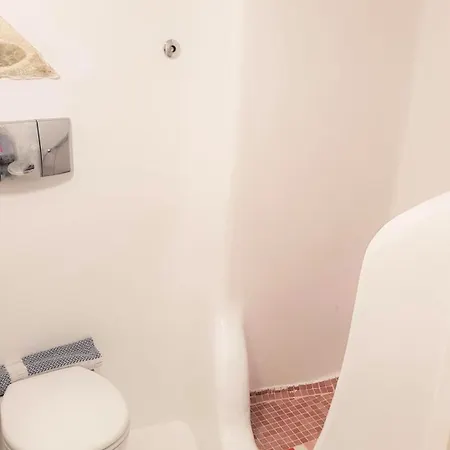 레프터리스 2* Mykonos Town